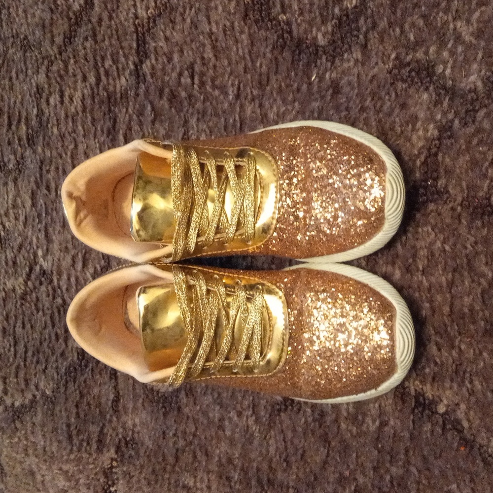 No brand, size 6.5, rose gold glitter